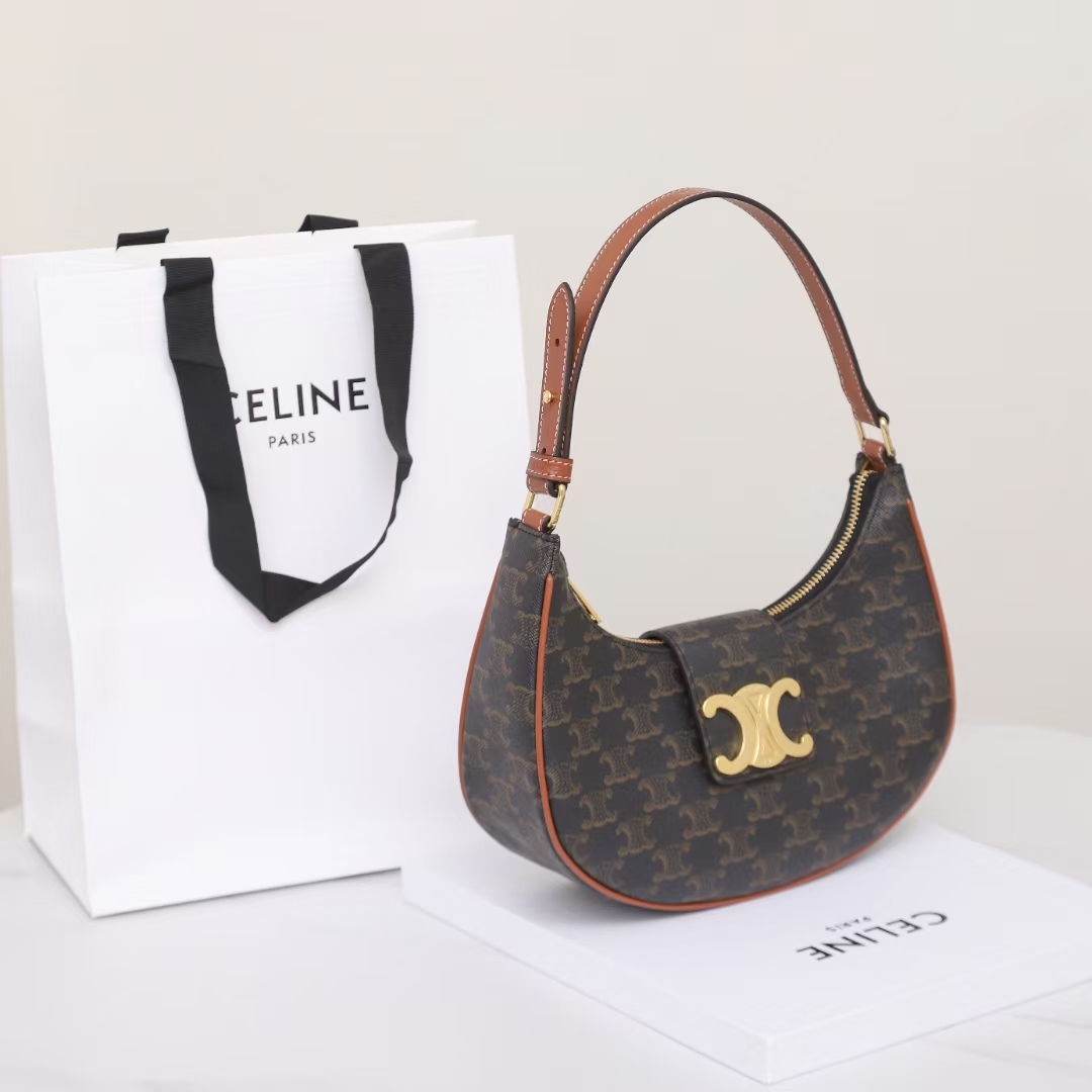 セリーヌ「Celine」 AVA モノグラム アンダーアームバッグ