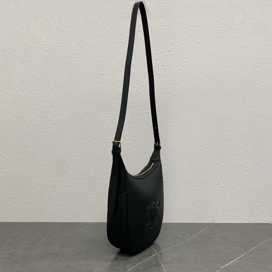 セリーヌ「Celine」新作 小サイズ HELOISE HOBO アンダーアームバッグ