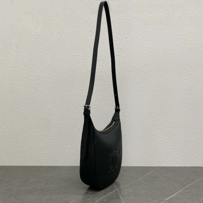 セリーヌ「Celine」新作 小サイズ HELOISE HOBO アンダーアームバッグ