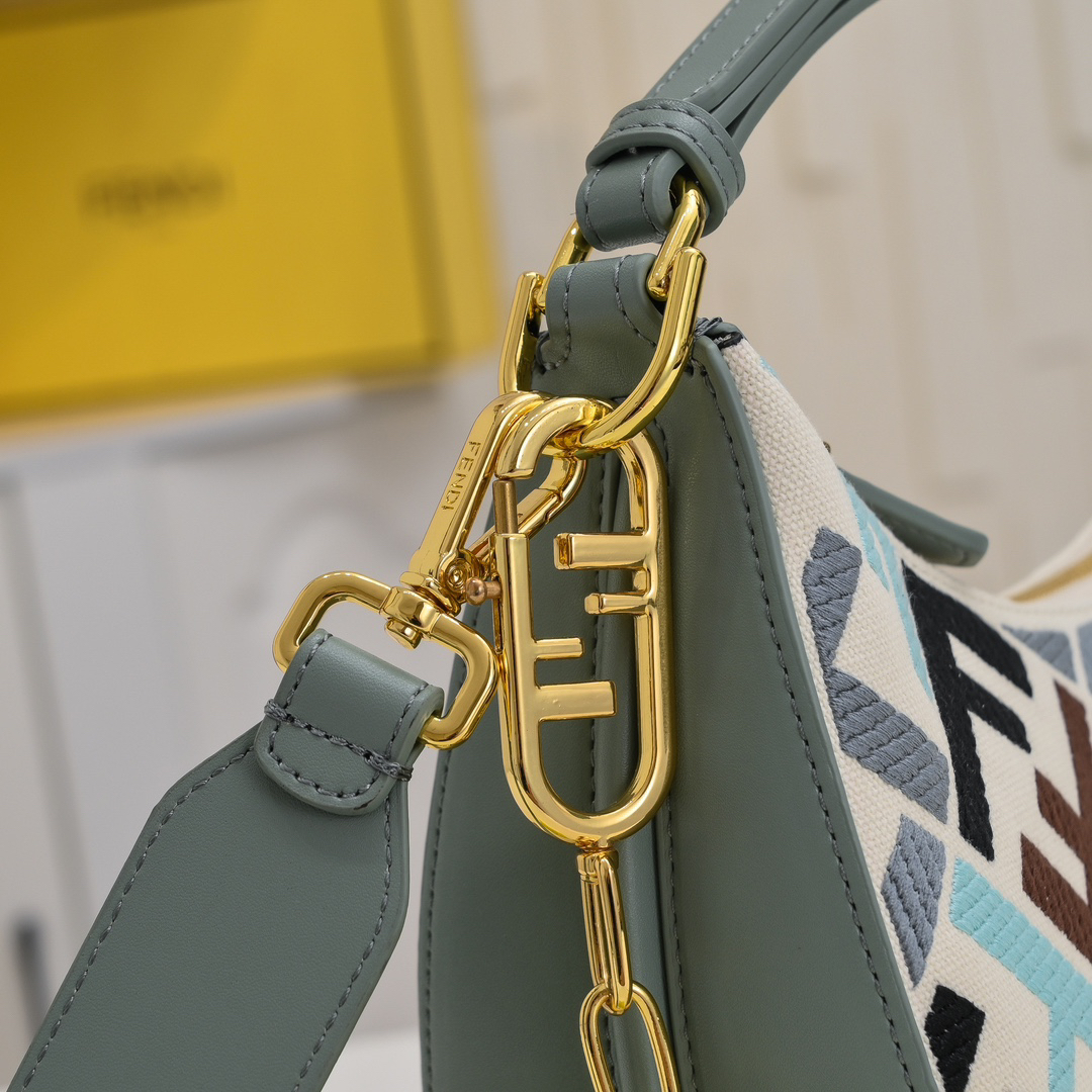 フェンディ「Fendi」Fendigraphy スモール ホボバッグ