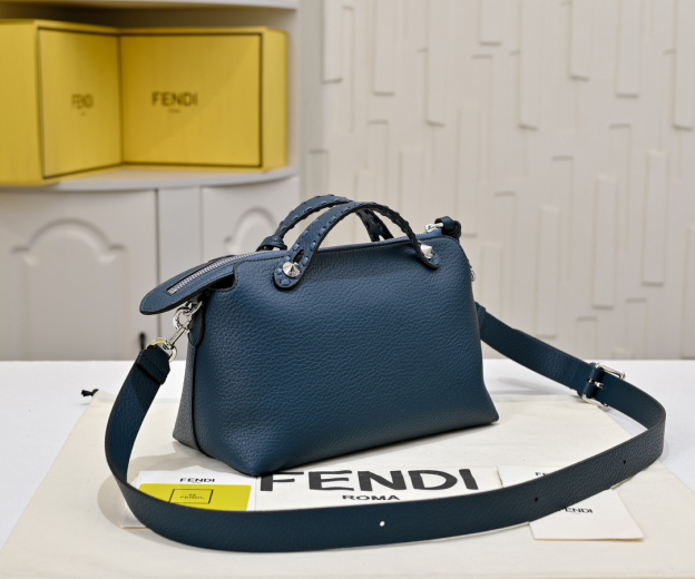 フェンディ「Fendi」ボストンバッグ ショルダーバッグ