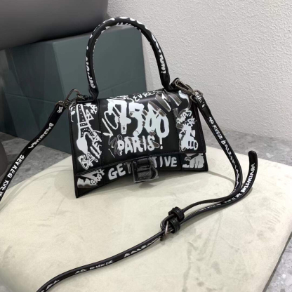 バレンシアガ「Balenciaga」Hourglass グラフィティ ドローイング ショルダーバッグ