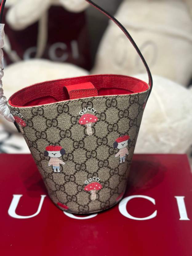 グッチ「Gucci」GG Supreme バケットバッグ