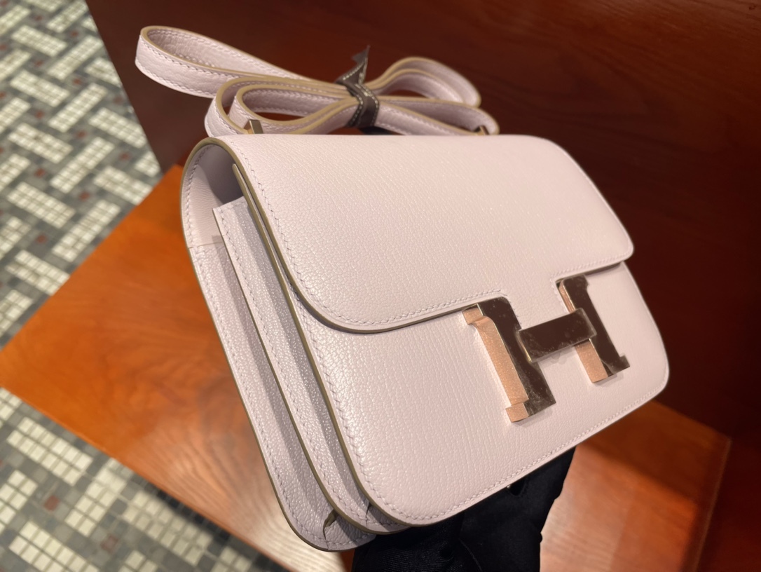 エルメス「Hermès」 Chevre Mysore Mauve pale カードケース