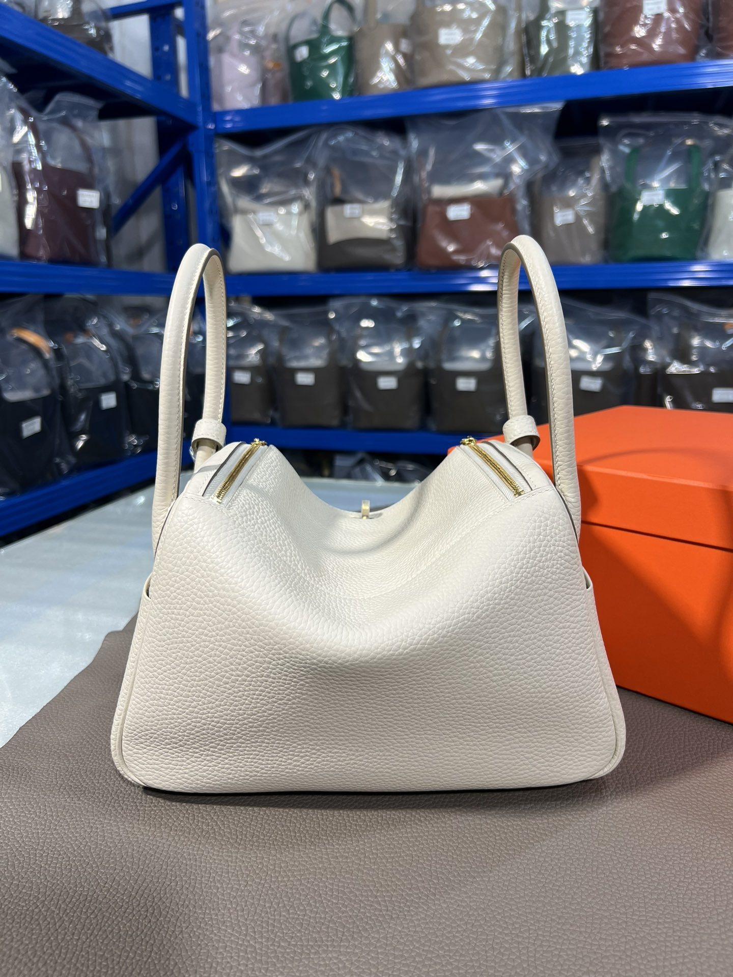 エルメス「Hermès」 Mini Lindy 19 ショルダーバッグ