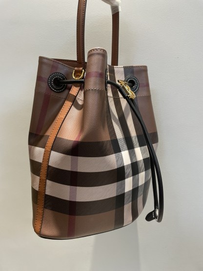 バーバリー「Burberry」TBモノグラム レザー&キャンバス ミニ ウォーターバッグ