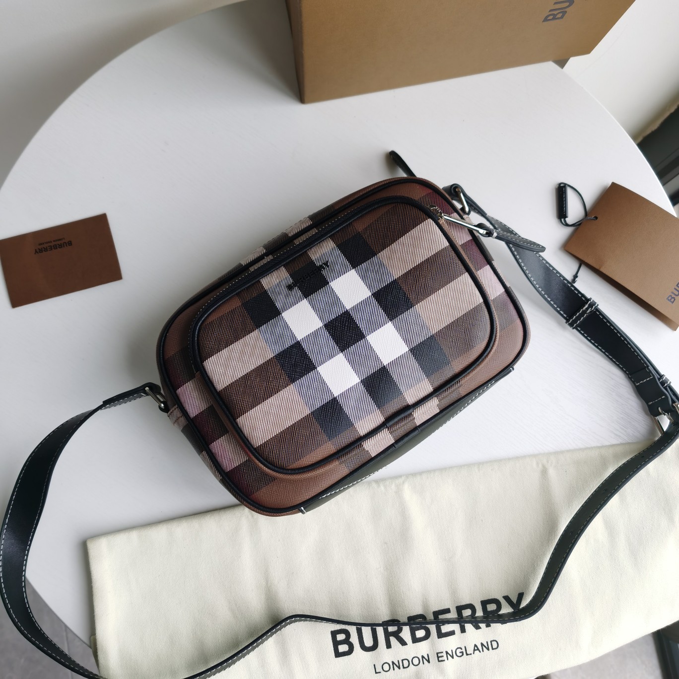バーバリー「Burberry」チェック柄 スリングバッグ