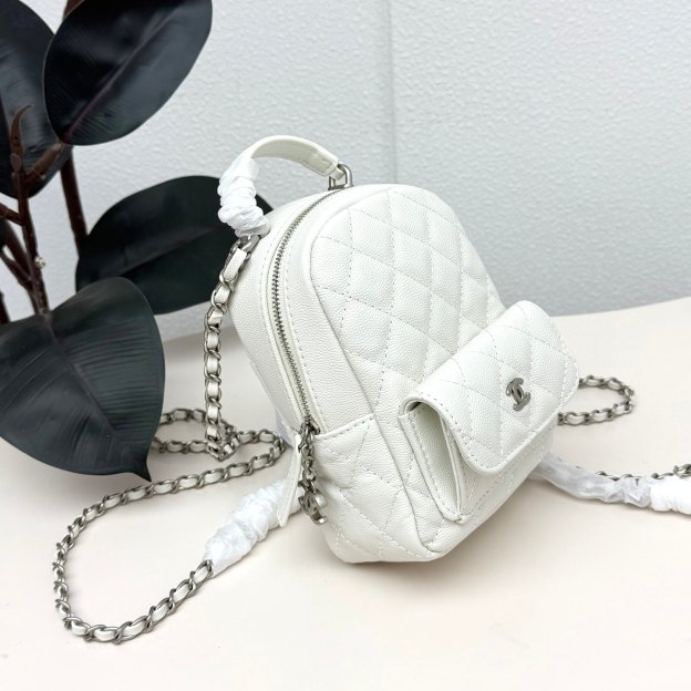 シャネル「Chanel」25C バックパック レザー ミニサイズ