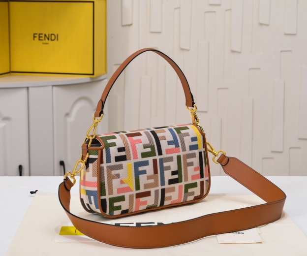 フェンディ「Fendi」  バゲット クラシック ショルダーバッグ