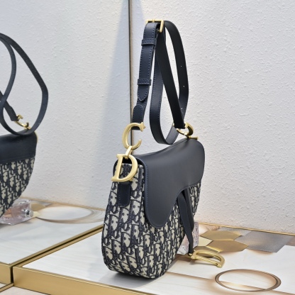 ディオール「Dior」サドルバッグ ショルダーバッグ