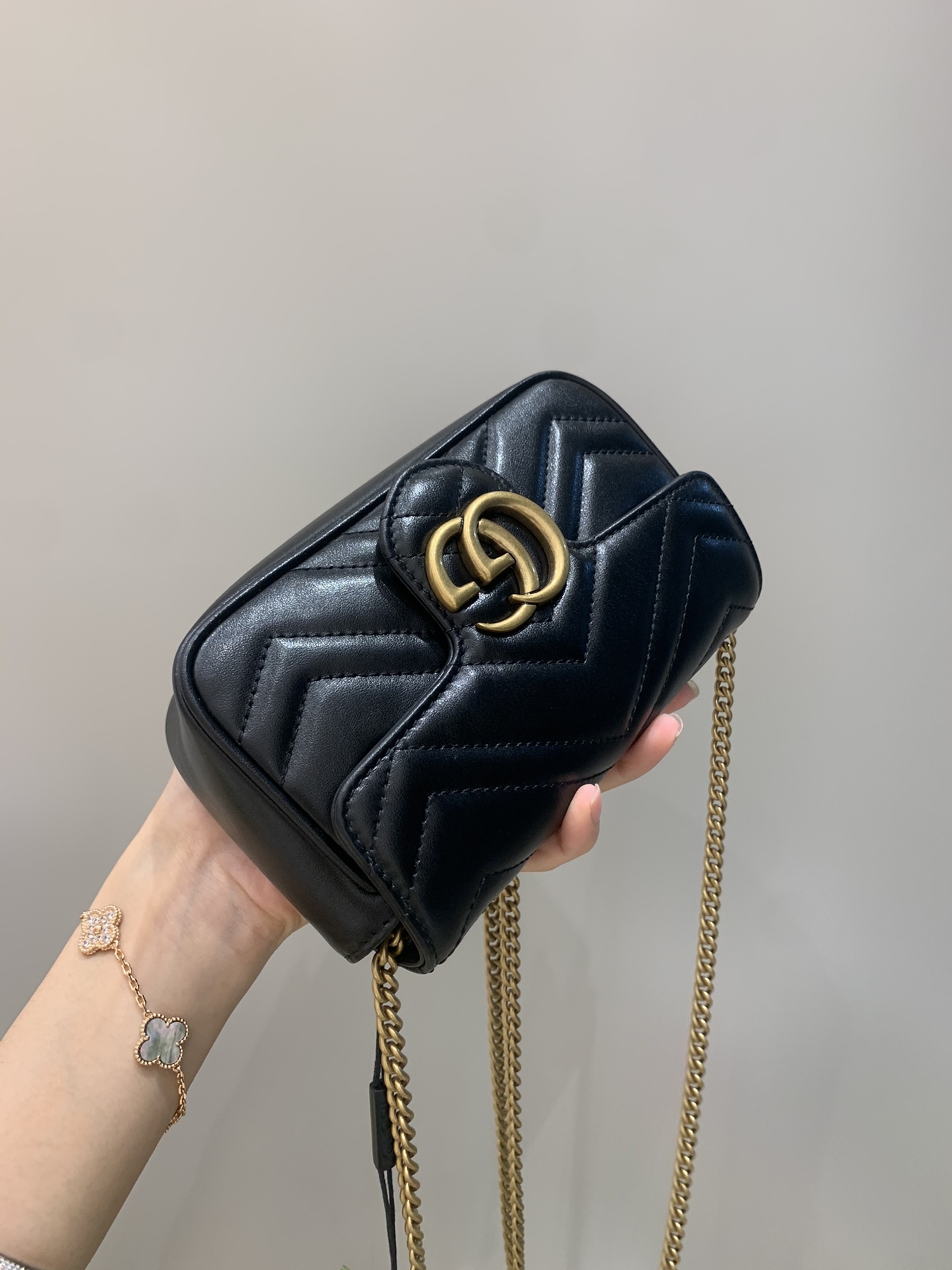 グッチ「Gucci」クラシック ショルダーバッグ