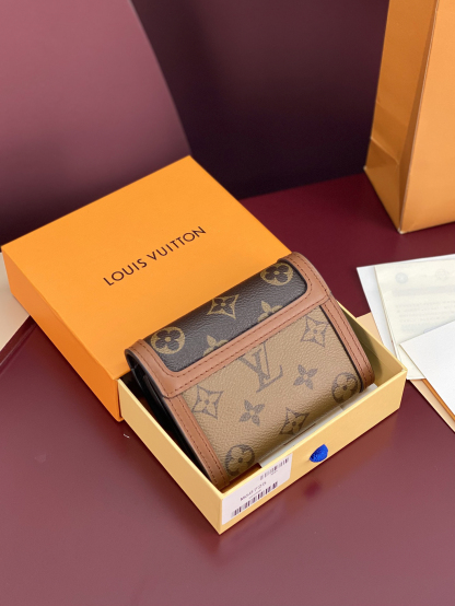 ルイ・ヴィトン(Louis Vuitton) ポルトフォイユ･ドーフィーヌ コンパクト