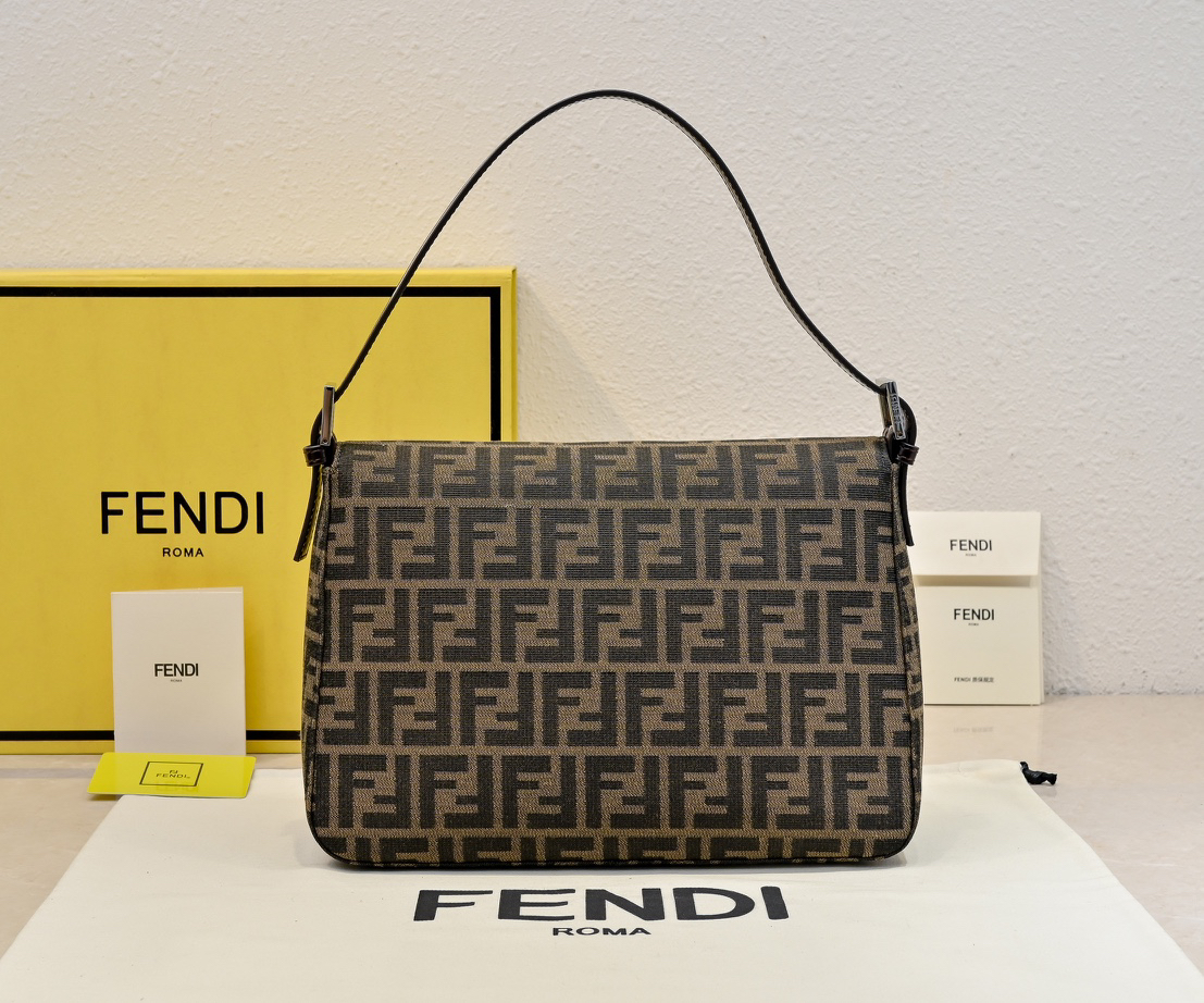 フェンディ「Fendi」vintage 法棍バッグ アンダーアームバッグ