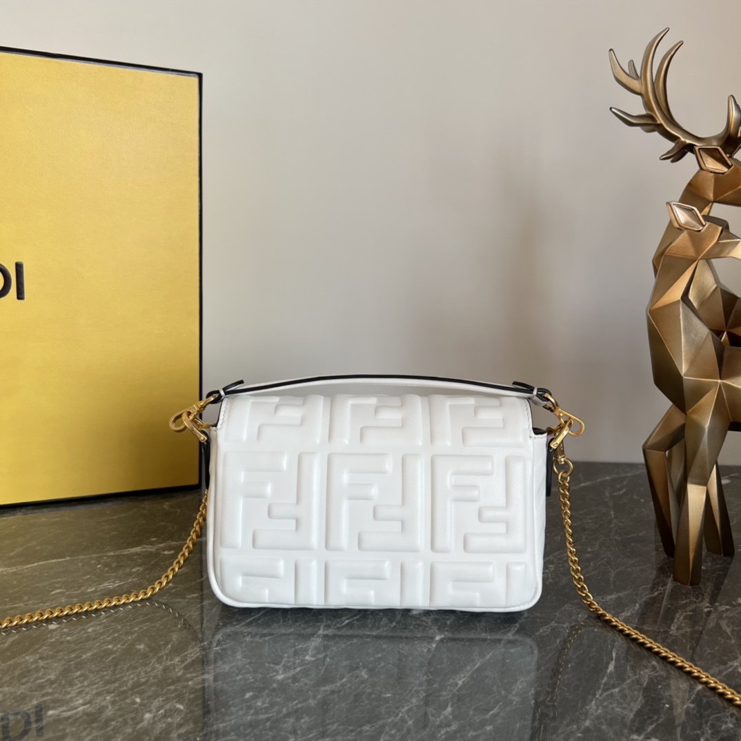 フェンディ「Fendi」ミニハンドバッグ