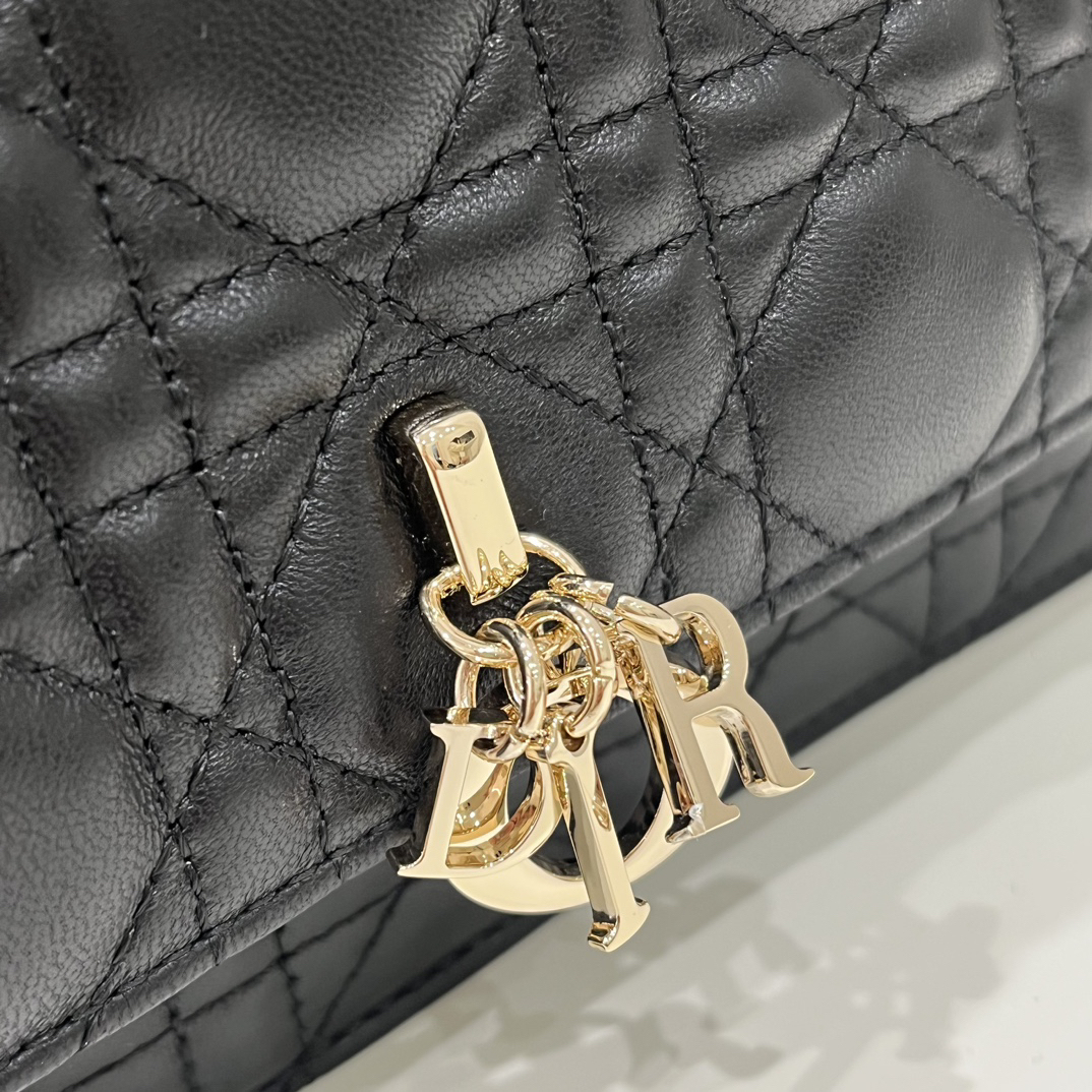 ディオール「Dior」レディ ディオール パールチェーン ハンドバッグ