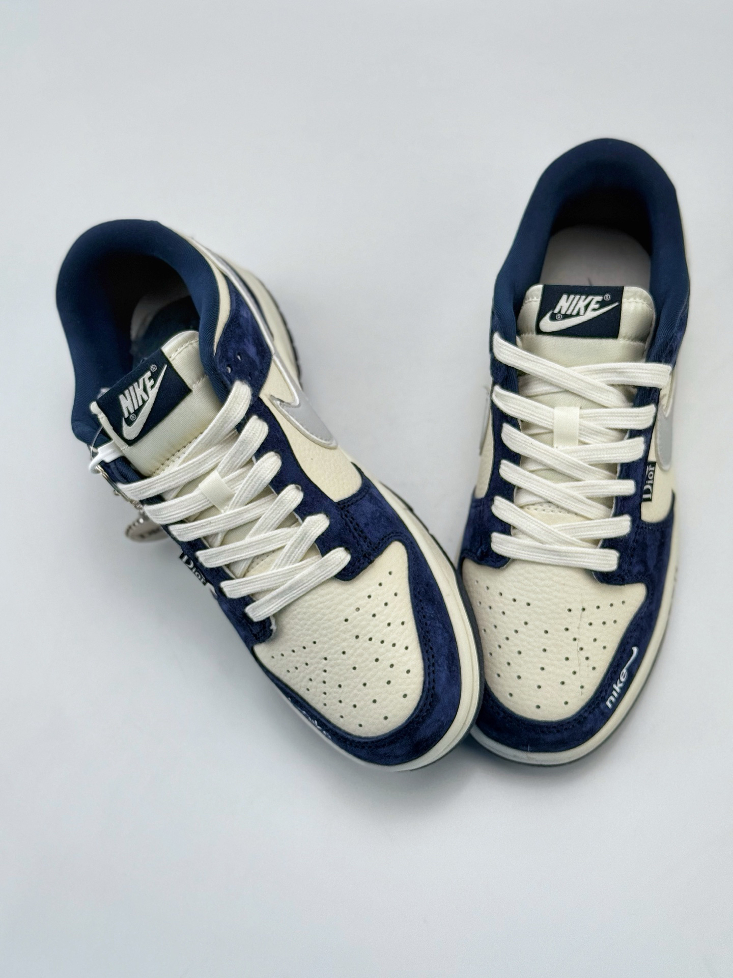 「コラボモデル」Dior x NikeSB ダンク ロウ ホワイト/ブルー/グレー 3M