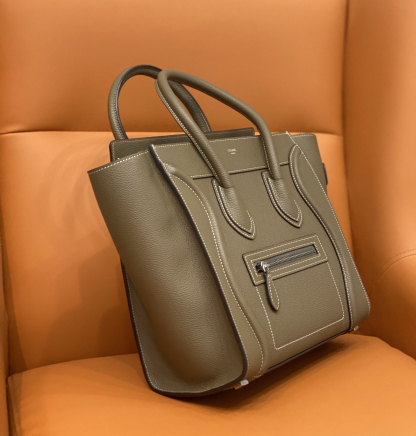 セリーヌ「Celine」ラゲージ マイクロ スムースレザー ショルダーバッグ