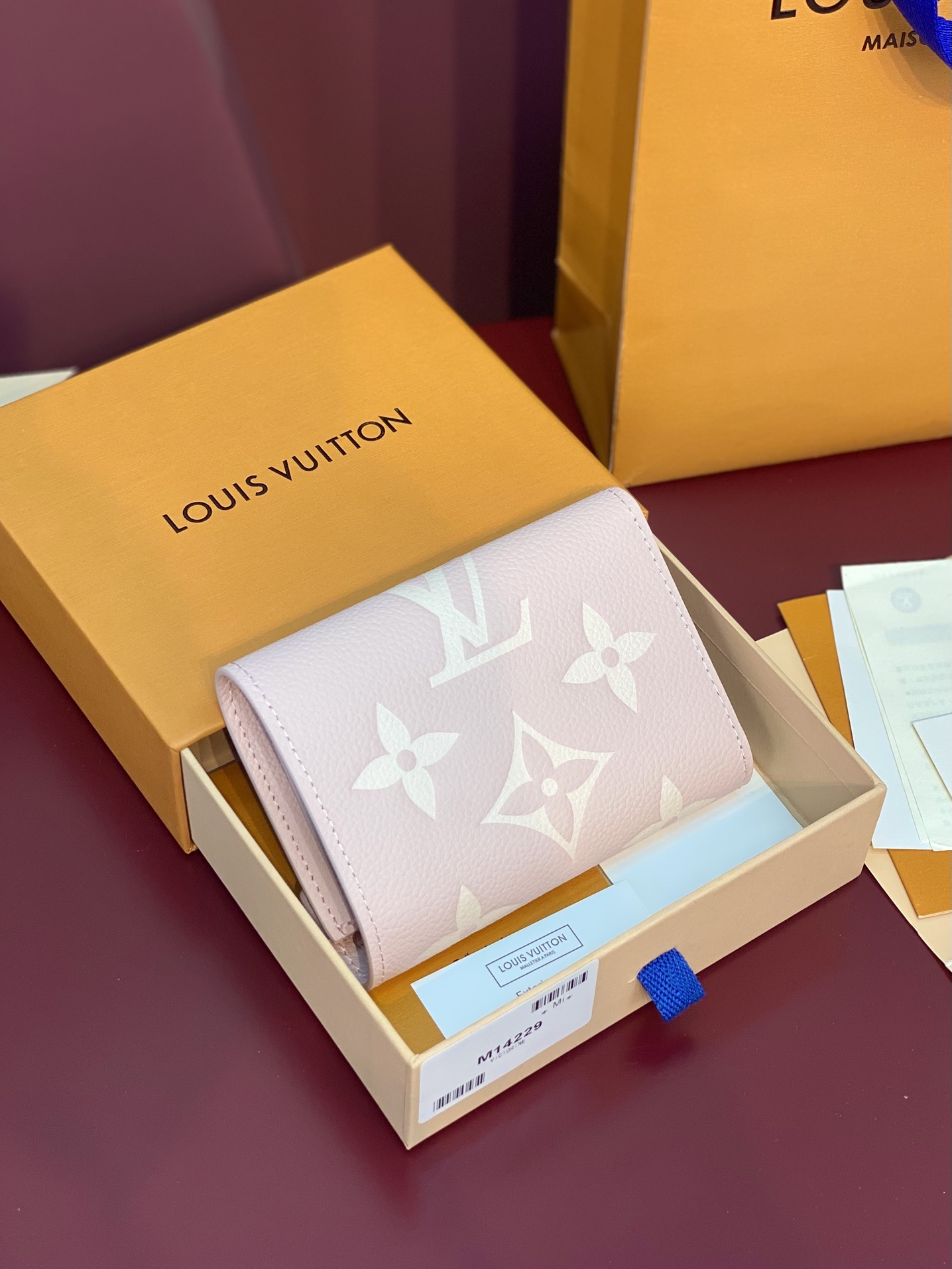 ルイ・ヴィトン「Louis Vuitton」 VICTORINE ウォレット