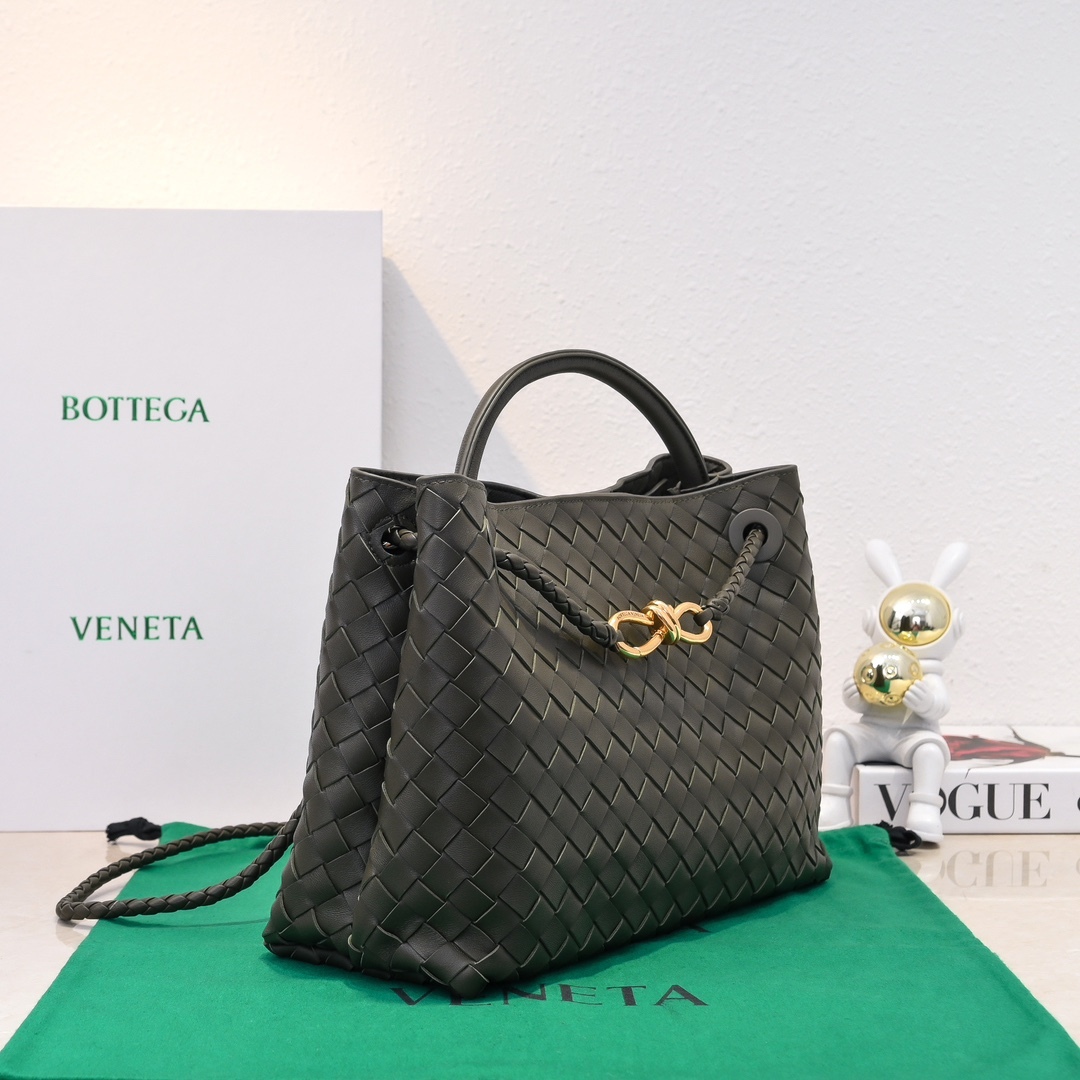 ボッテガ・ヴェネタ「Bottega Veneta」アンディアモ ショルダーバッグ ラムスキン