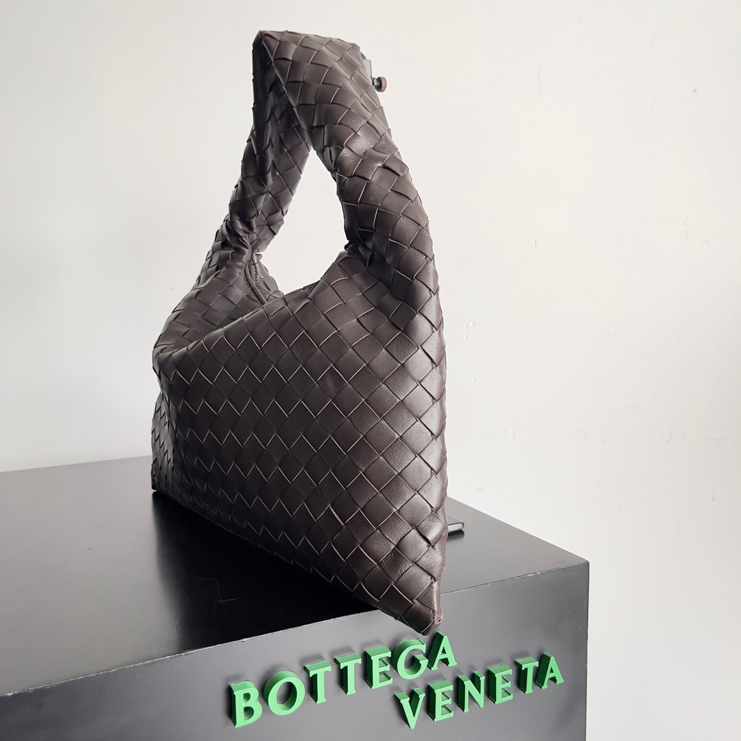 ボッテガ・ヴェネタ「Bottega Veneta」ホップ ショルダーバッグ ラージ レザー