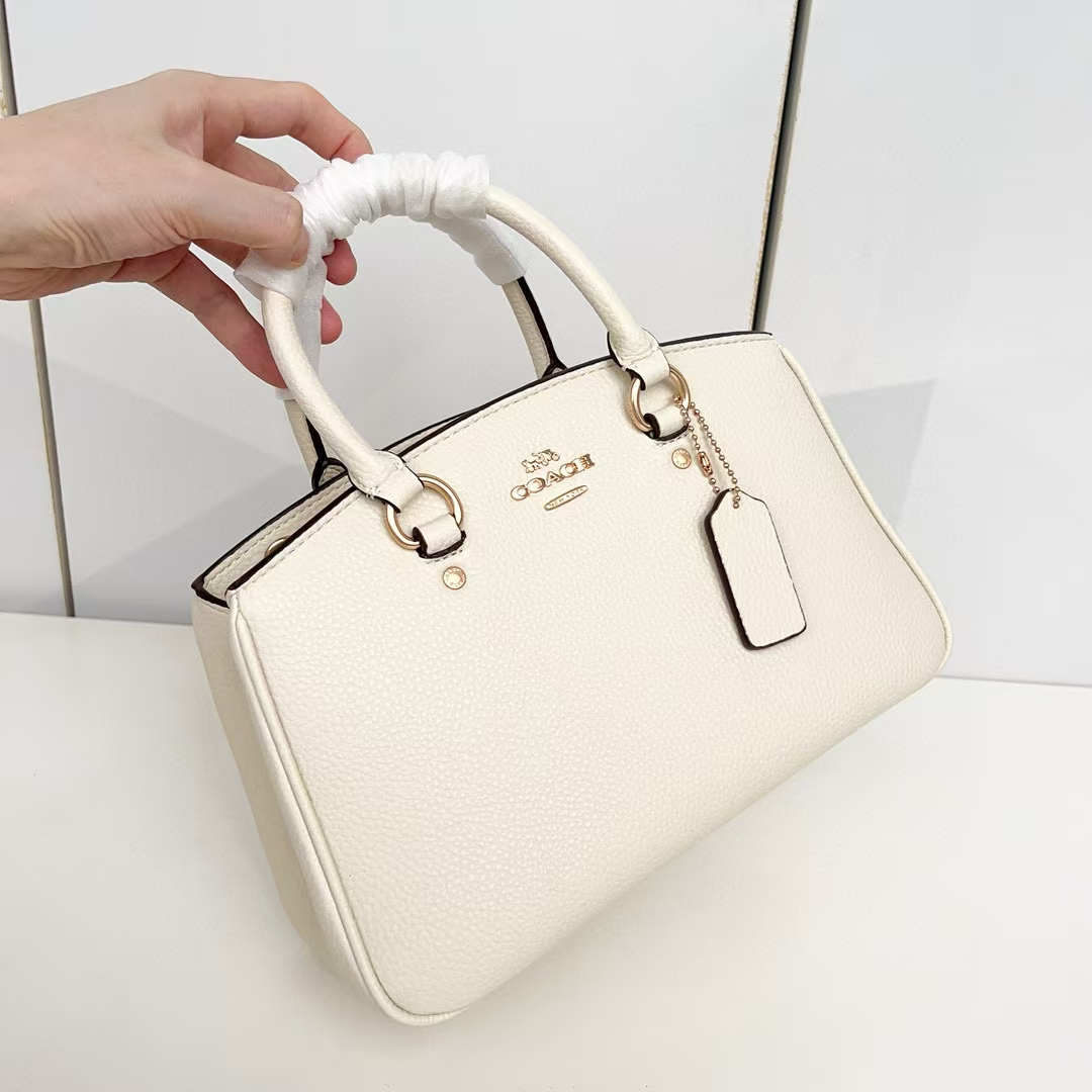 コーチ「Coach」ダーシー シリーズ ショルダーバッグ