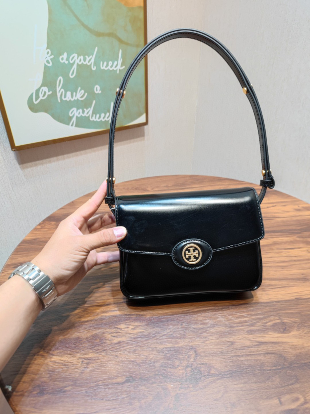 トリー バーチ「Tory Burch」ROBINSON 漆皮两用ショルダーバッグ