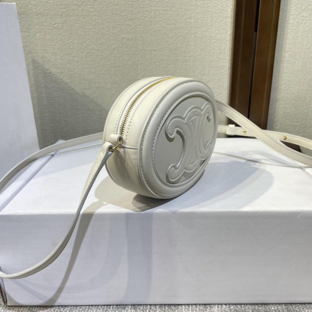 セリーヌ「Celine」TRIOMPHE ミニ ムーンケーキバッグ