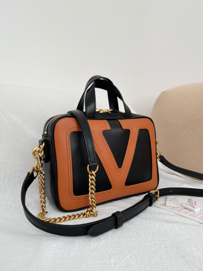 ヴァレンティノ「Valentino」  GARAVANI VIVA SUPERSTAR ショルダーバッグ