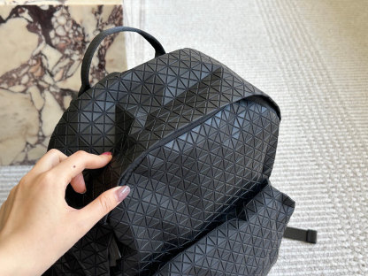 イッセイ・ミヤケ「Issey Miyake」ジオメトリックリュックサック