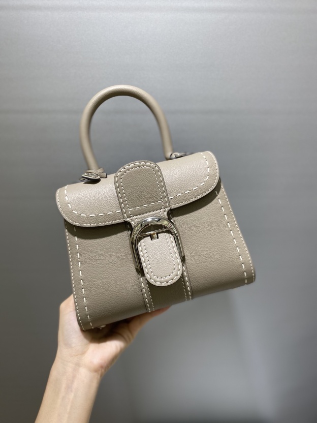デルヴォー「Delvaux」External Stitch Shoulder Bag