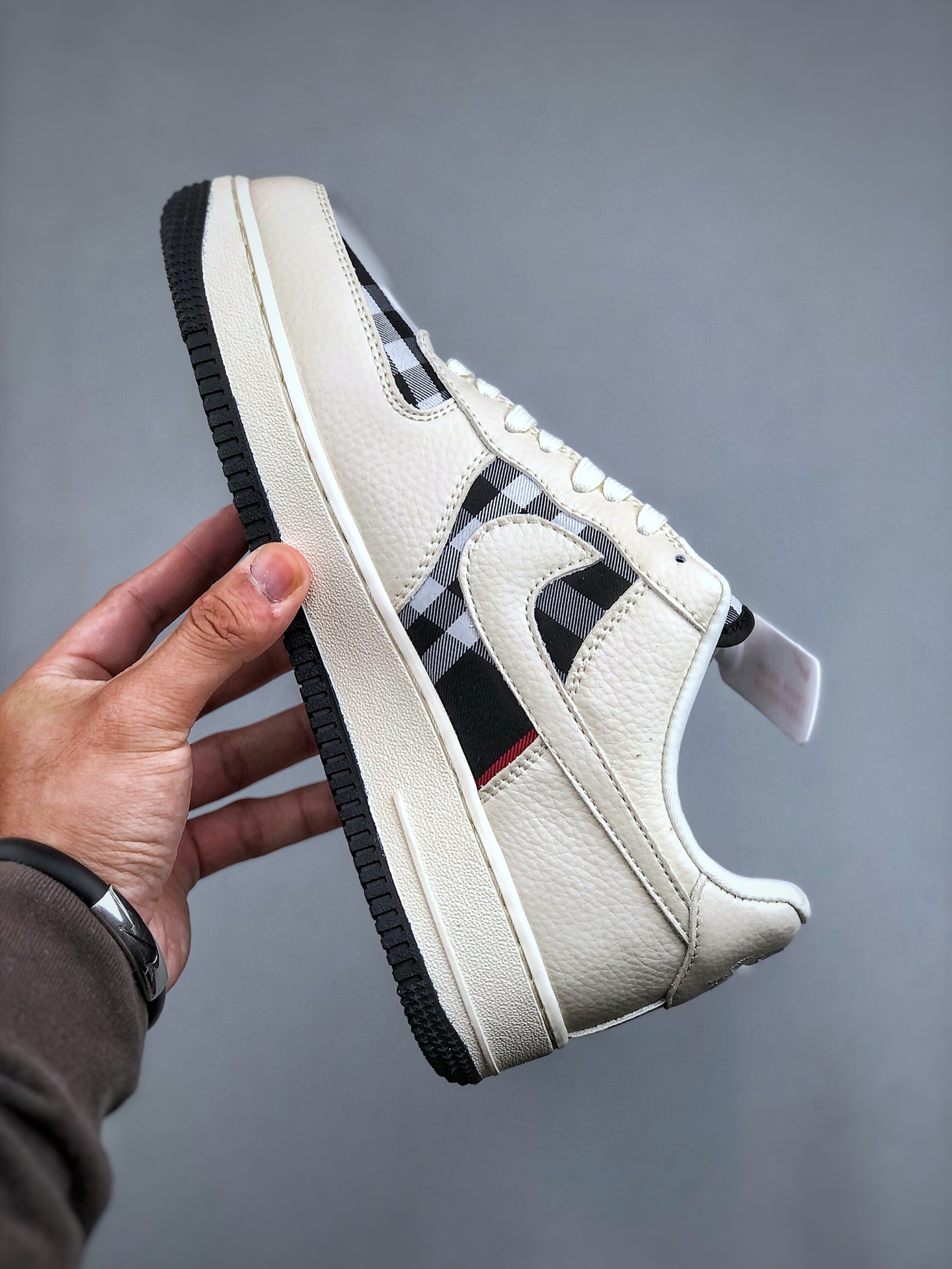 「コラボモデル」Burberry x Nike米黒コラボレーションモデル ローグループスニーカー