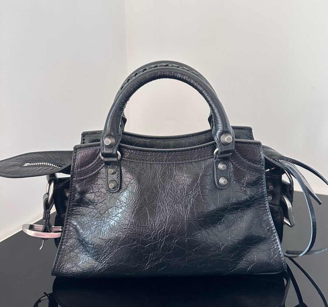 バレンシアガ「Balenciaga」モーターサイクルバッグ