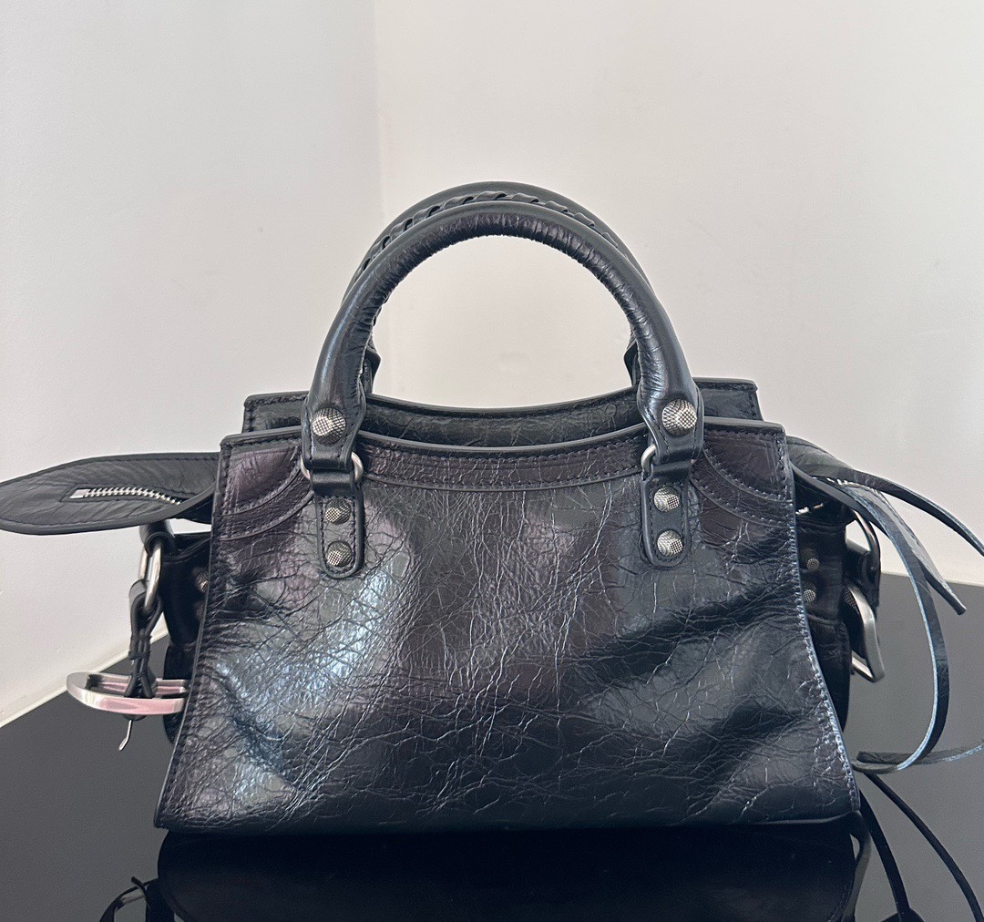 バレンシアガ「Balenciaga」モーターサイクルバッグ