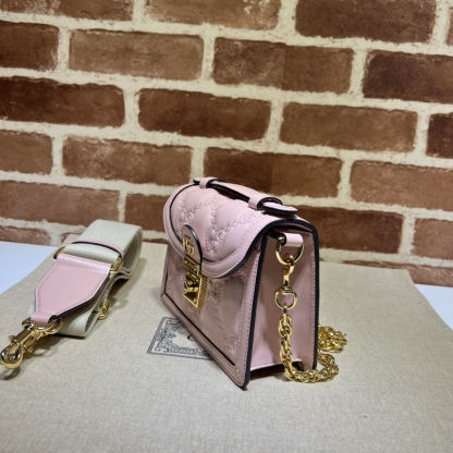 グッチ「Gucci」ショルダーバッグ