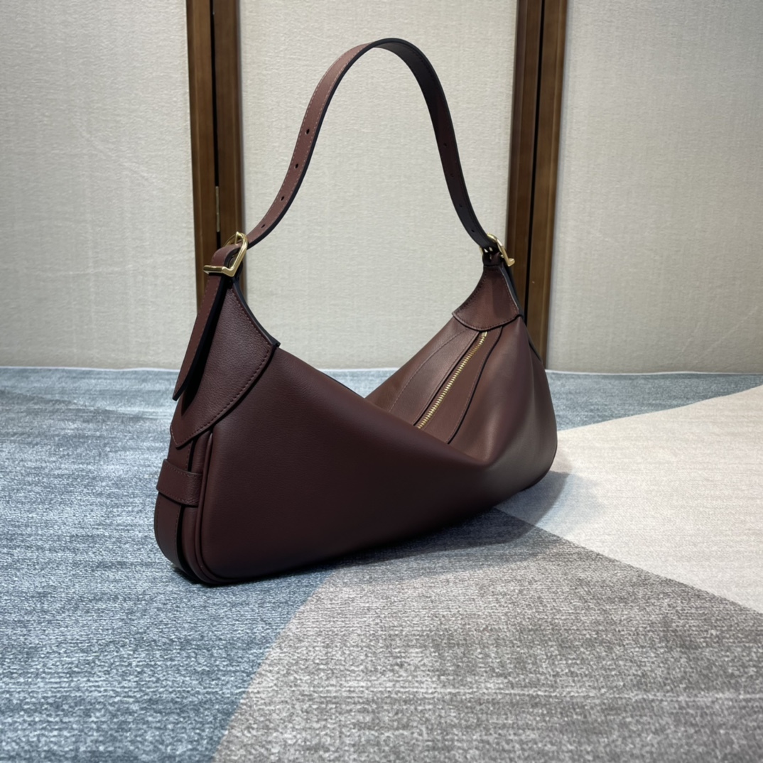 セリーヌ「Celine」AVA レザー ショルダーバッグ