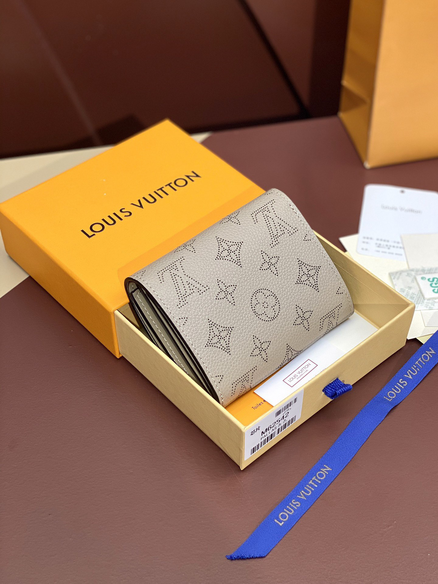 ルイ・ヴィトン「Louis Vuitton」ポルトフォイユ･イリス コンパクト「3色」