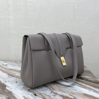 セリーヌ「Celine」SOFT 16 レザー ショルダーバッグ