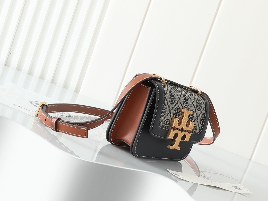 セリーヌ「Celine」ELEANOR モノグラム レザー ショルダーバッグ