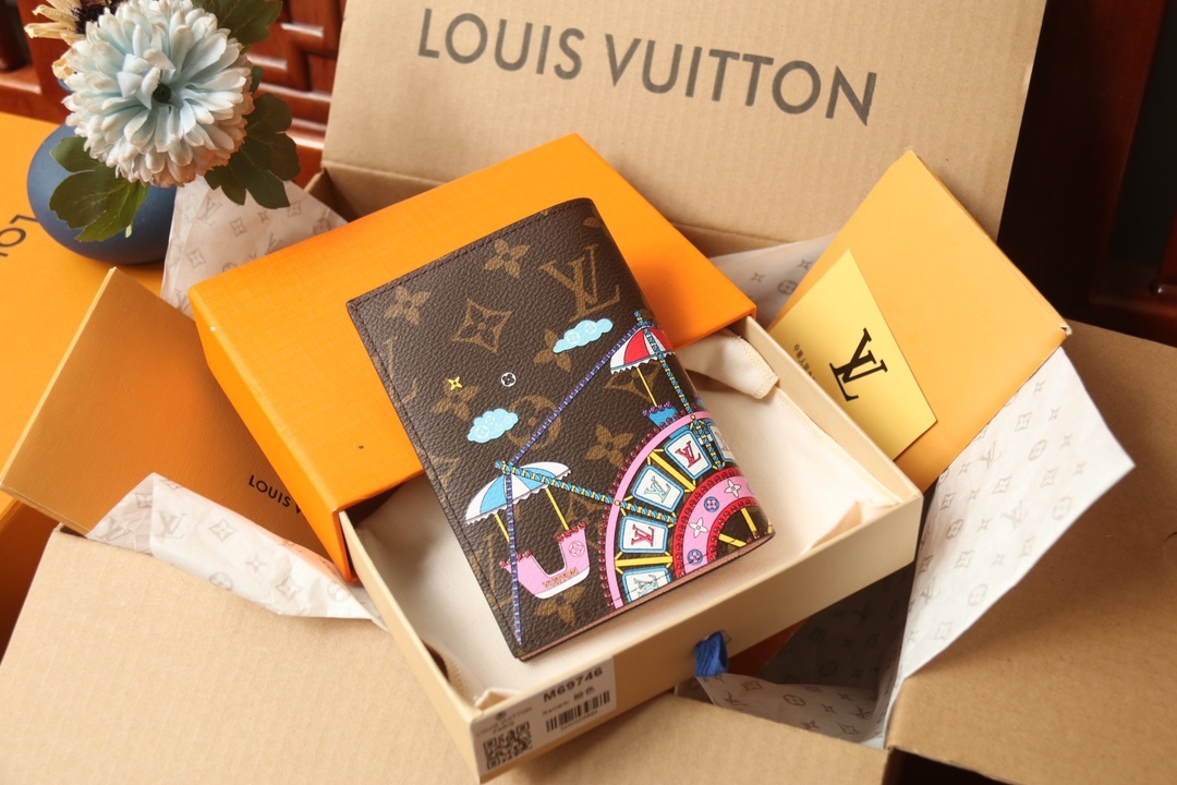 ルイ・ヴィトン「Louis Vuitton」 Vivienne Snow Show パスポートカバー