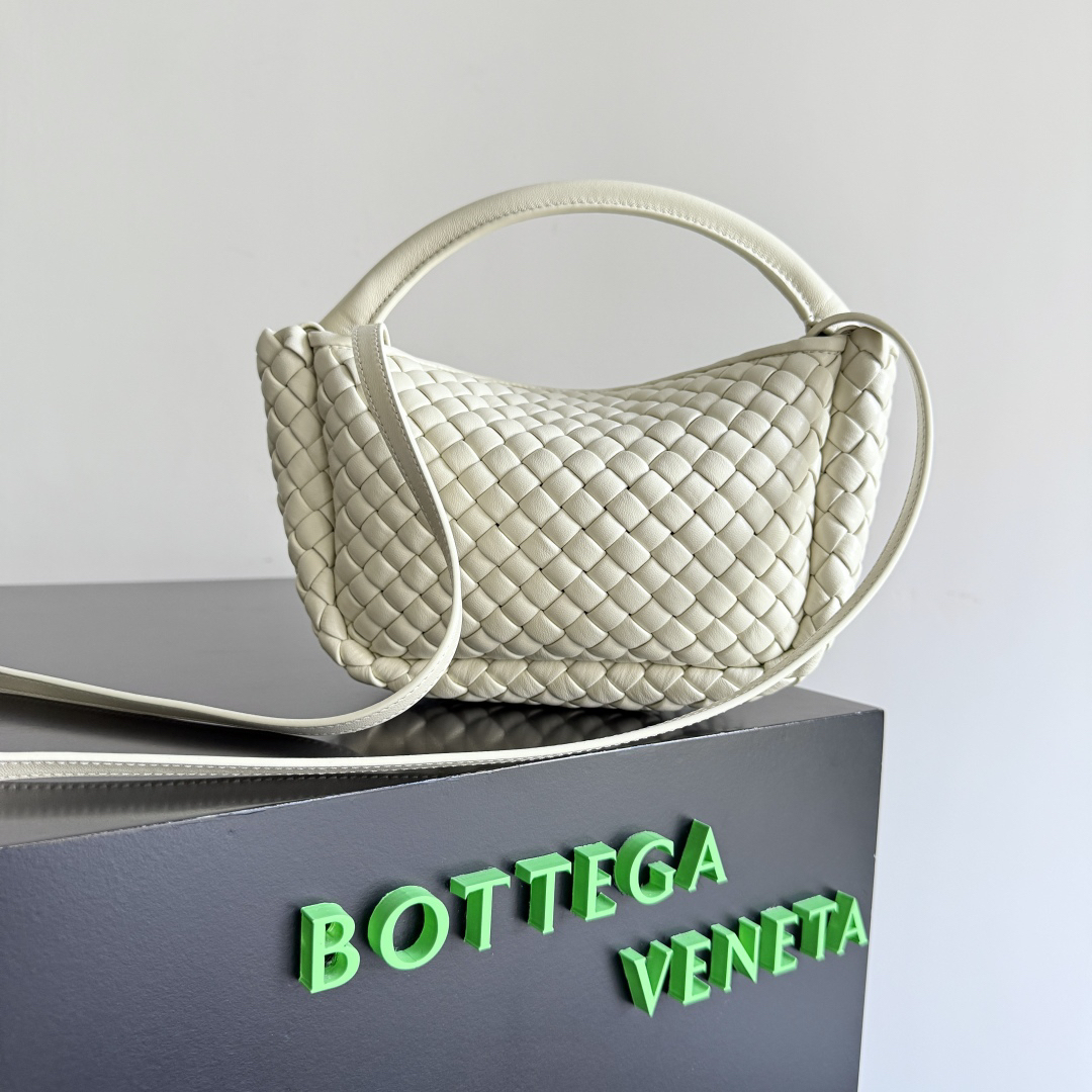 ボッテガ・ヴェネタ「Bottega Veneta」Mini Cobble げバッグ