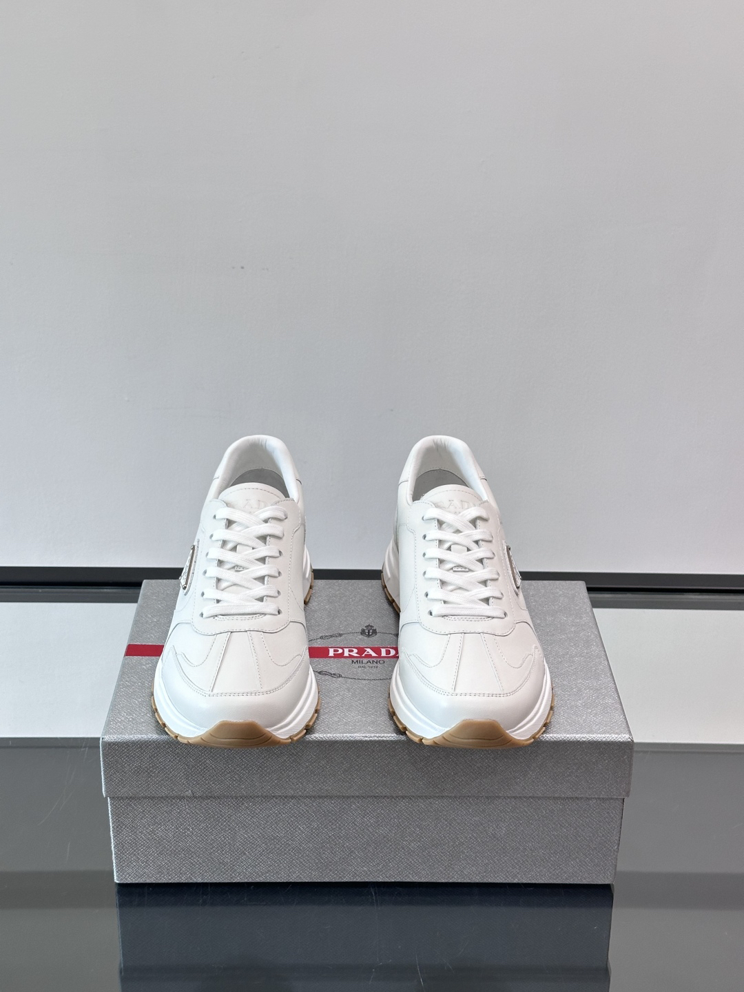 プラダ「Prada」メンズ スポーツ スニーカー