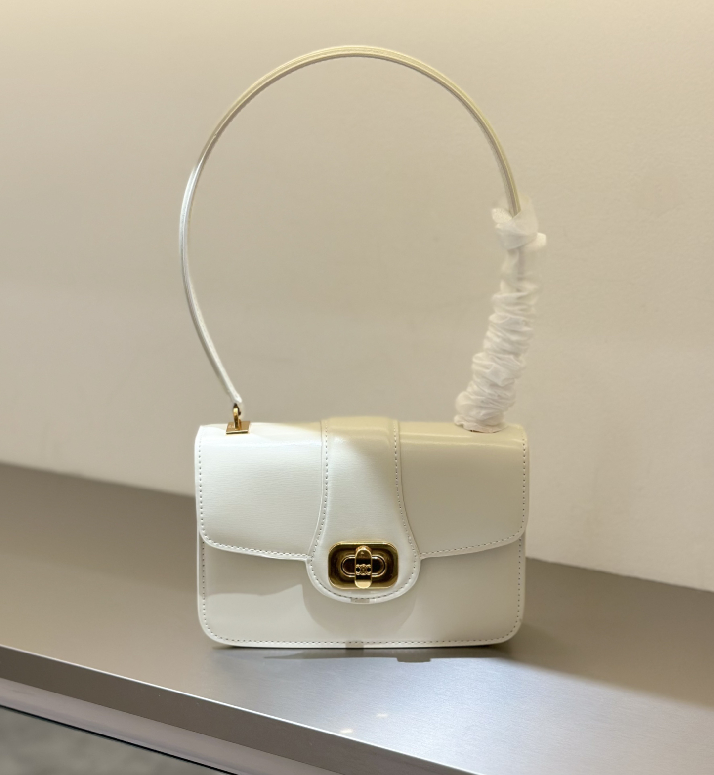 セリーヌ「Celine」TEEN LUNE BLANCHE レザー ショルダーバッグ