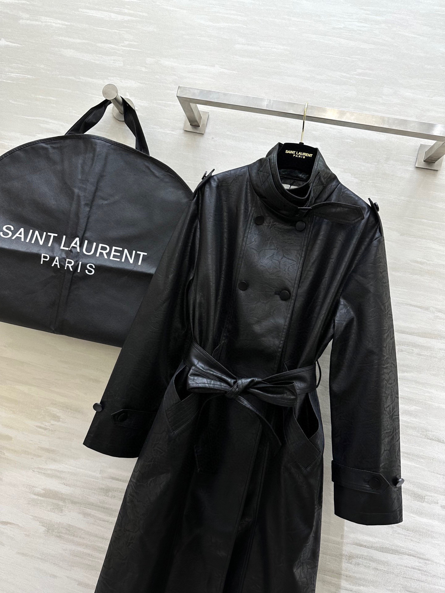 サンローラン「Saint Laurent」エコレザー プリーツ ロングトレンチコート