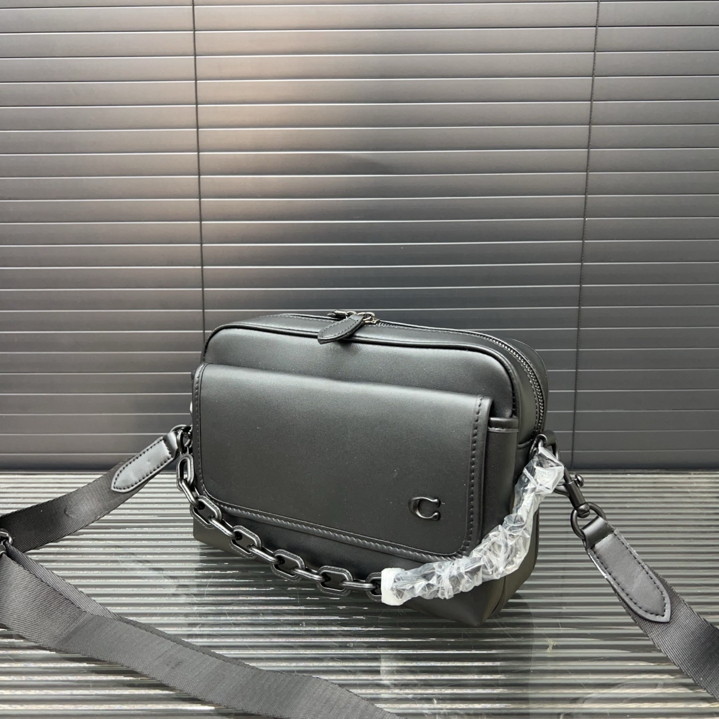 コーチ「Coach」CHARTER FLAP 24 クロスボディーバッグ