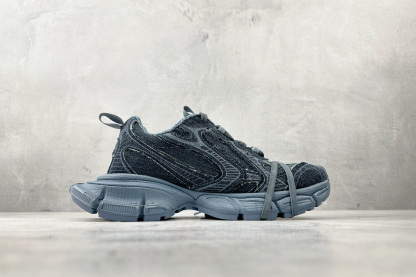 バレンシアガ「Balenciaga」トリプルS スニーカー