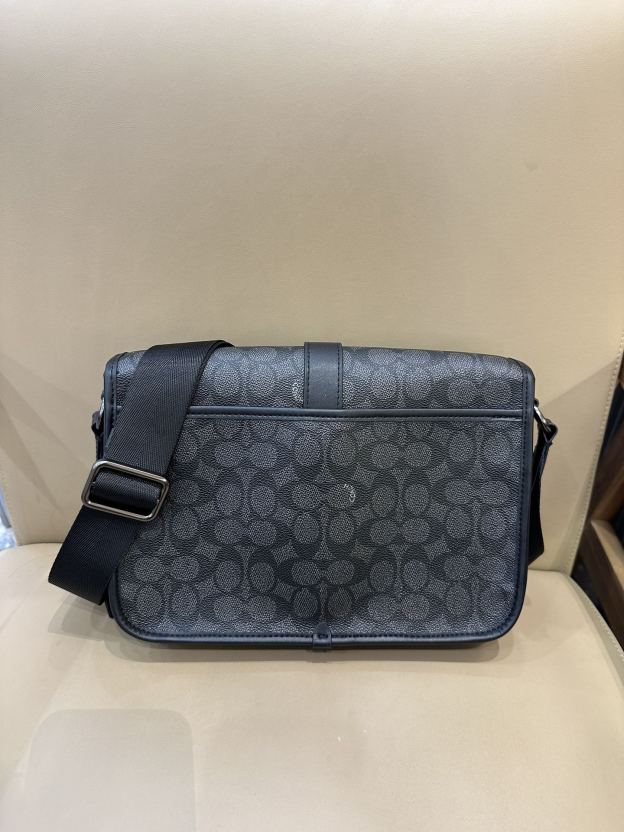 コーチ「Coach」LEAGUE メッセンジャーバッグ