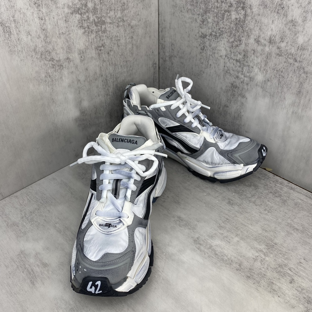 バレンシアガ「Balenciaga」ランナースニーカー