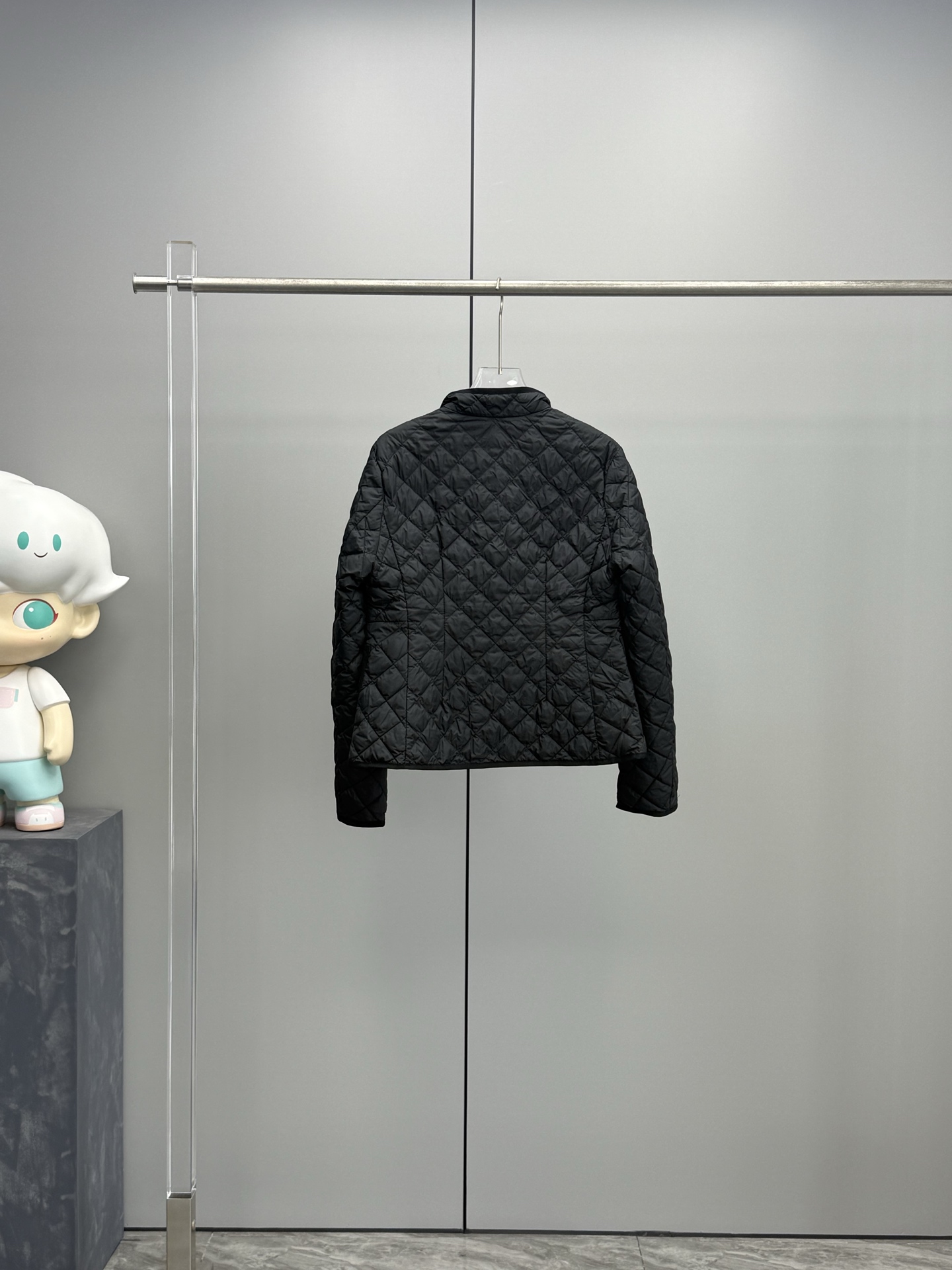 モンクレール「Moncler」ダイヤモンドキルティング スタンドカラー フィットド フレアショート ダウンジャケット