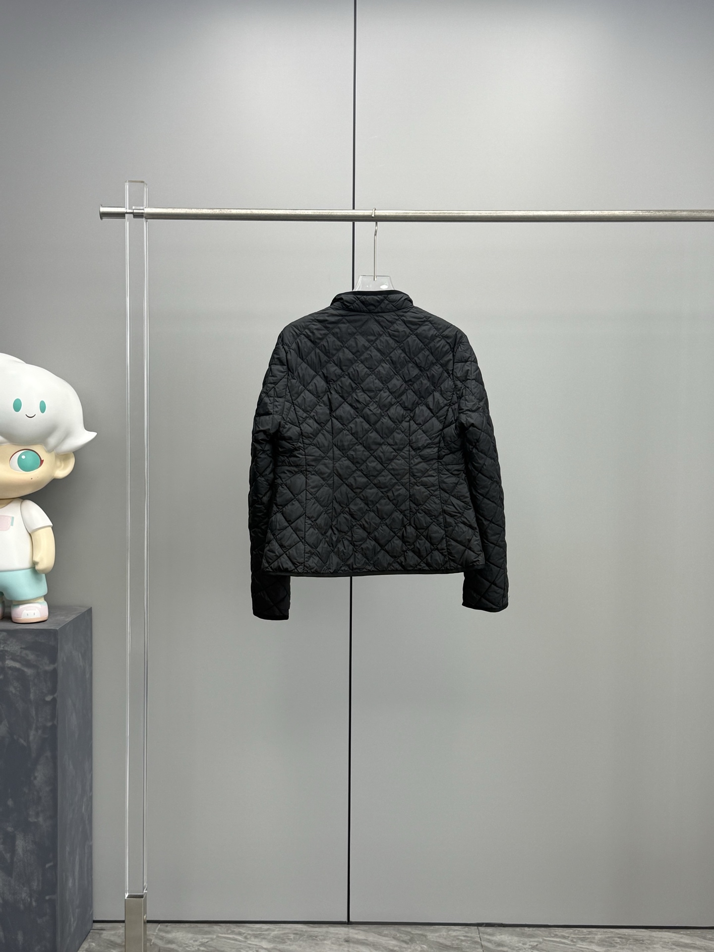 モンクレール「Moncler」ダイヤモンドキルティング スタンドカラー フィットド フレアショート ダウンジャケット