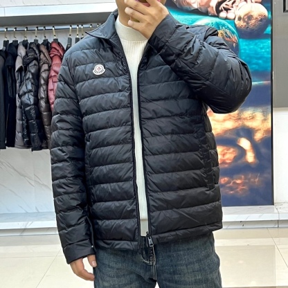モンクレール「Moncler」リバーシブル ダウンジャケット